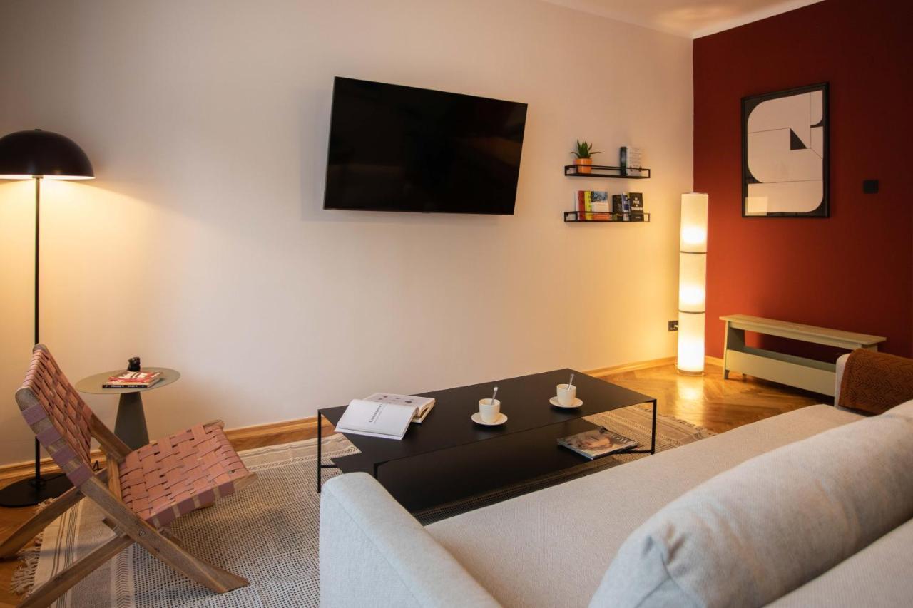 Design 1Bdr Apartment With Balcony 자그레브 외부 사진