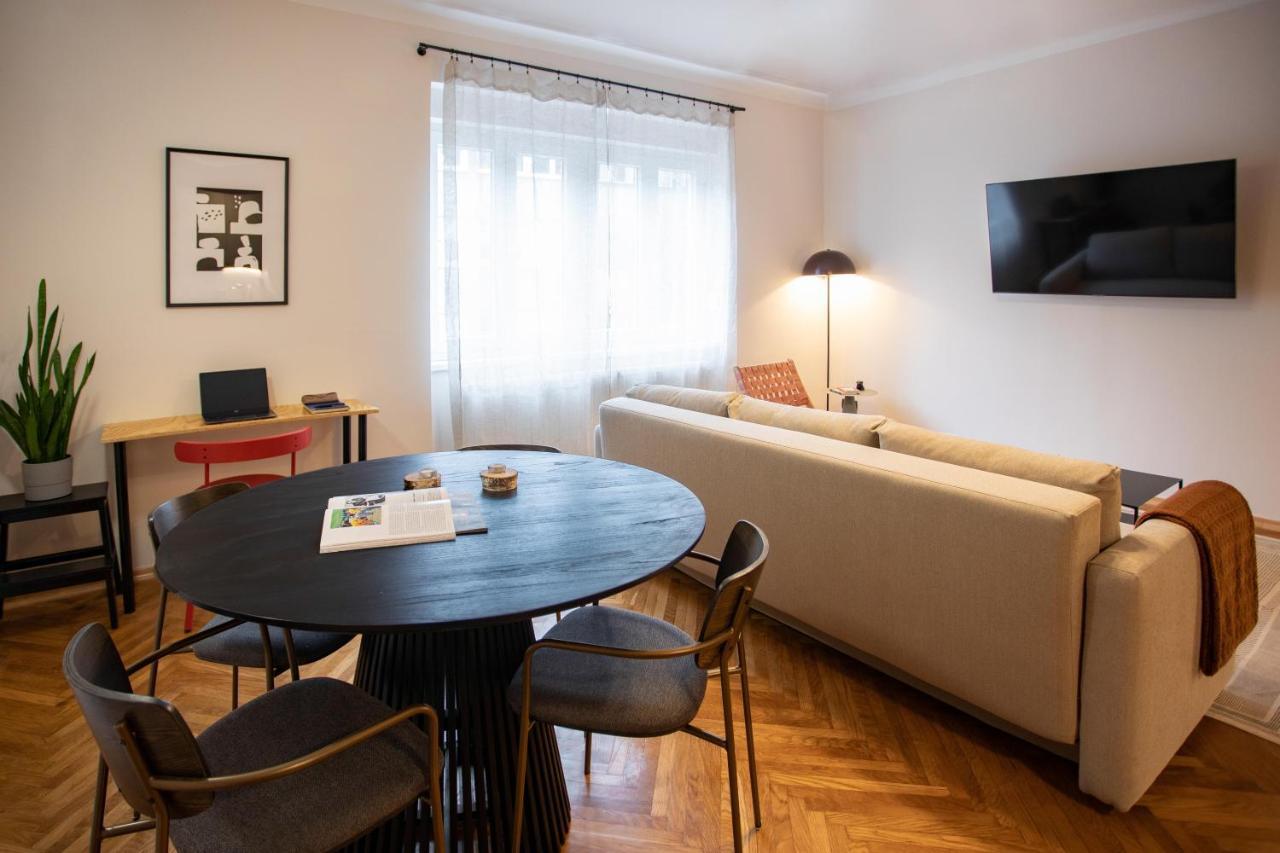 Design 1Bdr Apartment With Balcony 자그레브 외부 사진