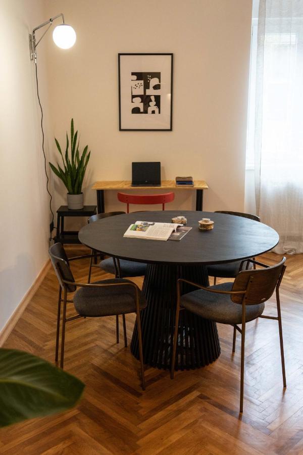 Design 1Bdr Apartment With Balcony 자그레브 외부 사진